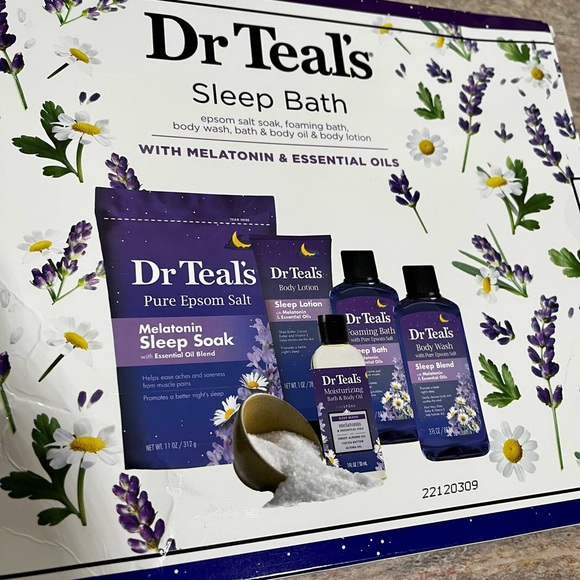 NIB Dr Teal’s sleep bath 5-piece bath and body with megaton and essential oils - Picture 8 of 13